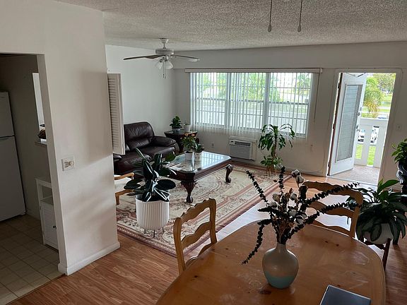 2nd image of 622 Fanshaw O #622