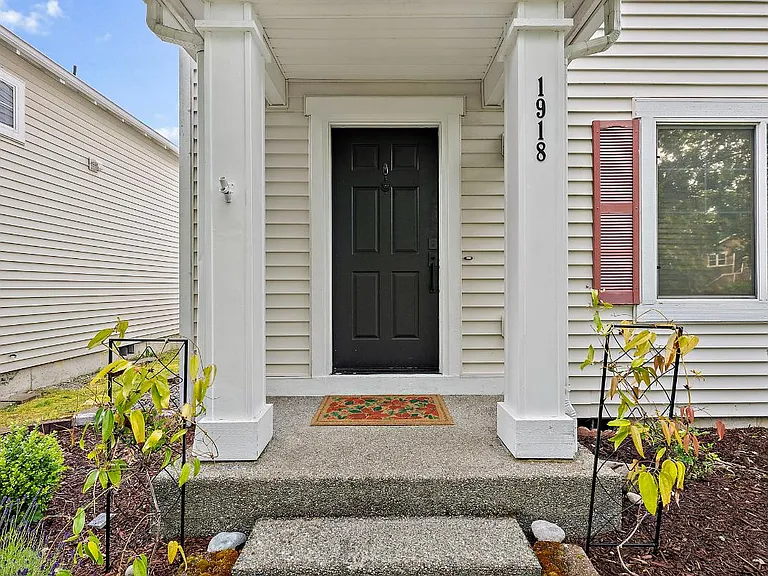 1918 McNeil St — Photo 2