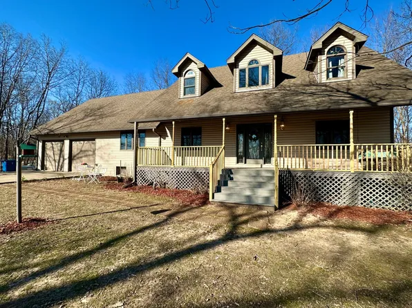 256 Leaf Dr, Flora, IL 62839