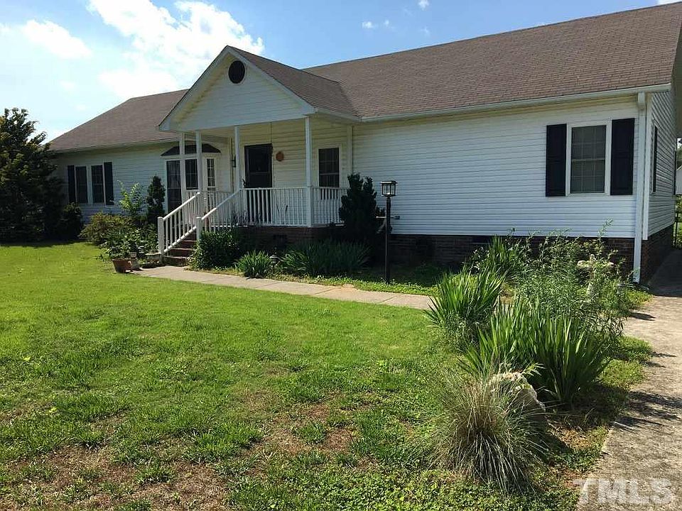 2nd image of 3024 Coachway Dr