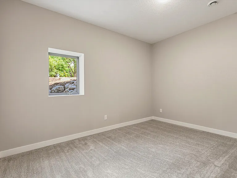 15939 Shadyview Ln N — Photo 27