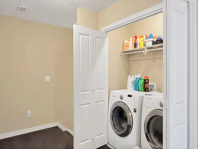 220 Wainwright Dr — Photo 40