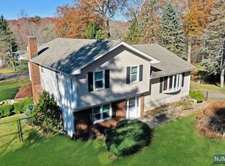 647 Wyckoff Ave, Mahwah, NJ 07430