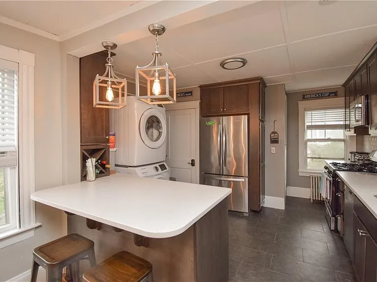 16 Vaughan Ave #2 — Photo 40