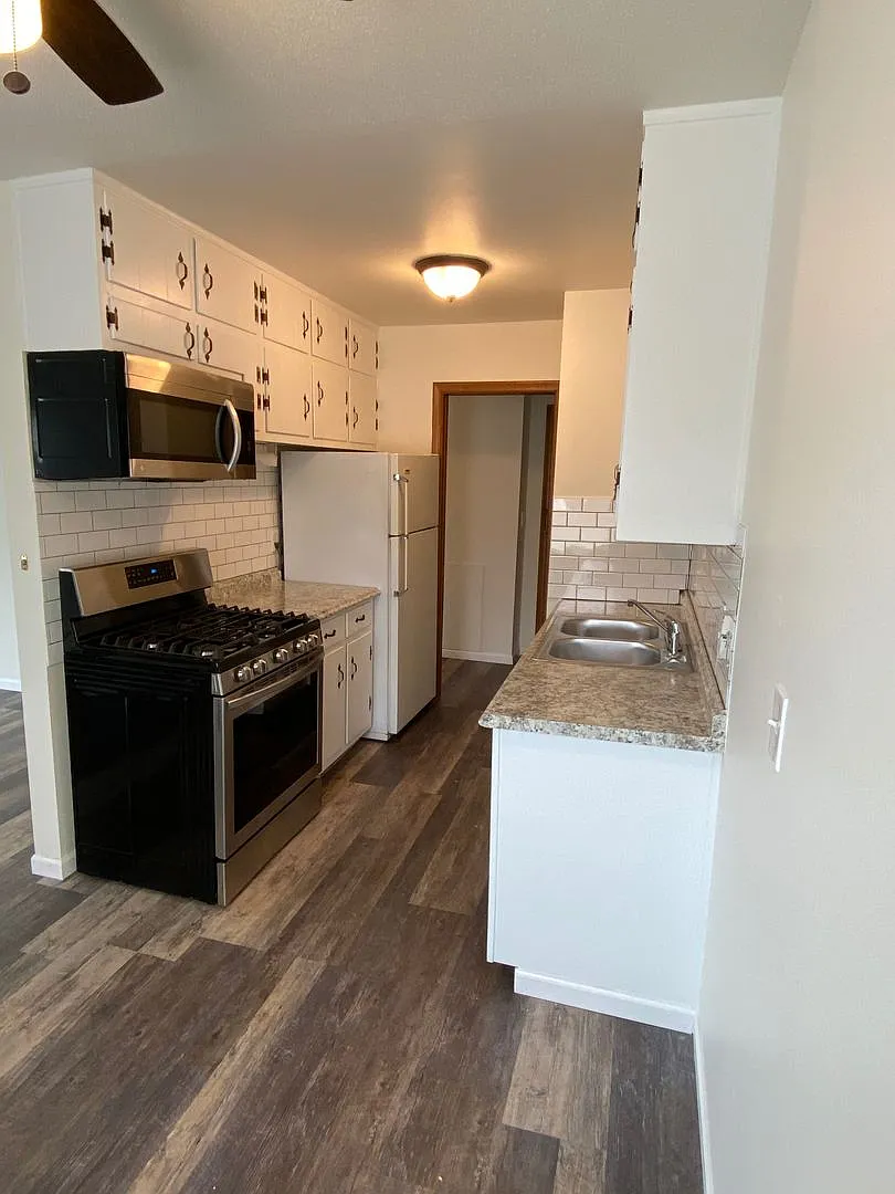 Emerson Apt — Photo 3