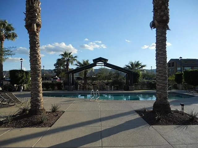 2244 E Huntington Dr — Photo 12