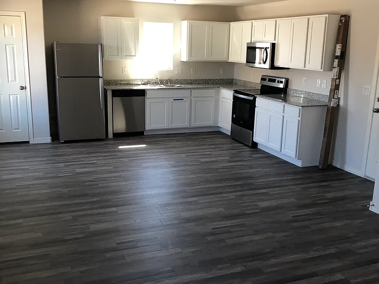1628 Paige Dr — Photo 2