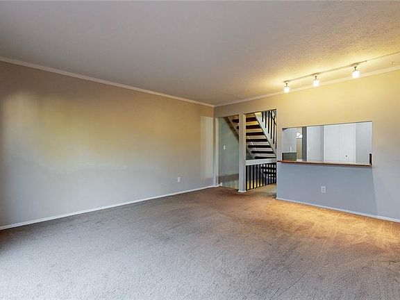 4th image of 5548 Beach Ct #2