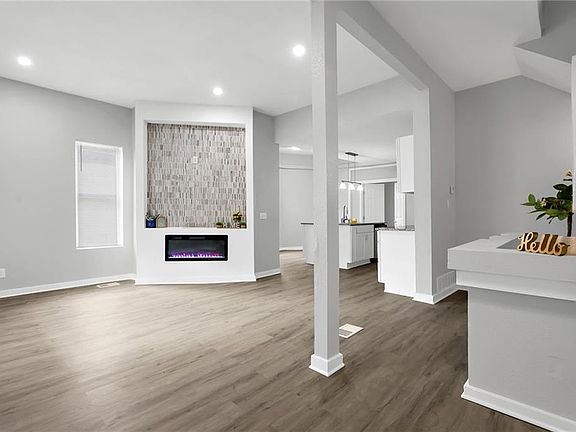 5th image of 2528 Olive St