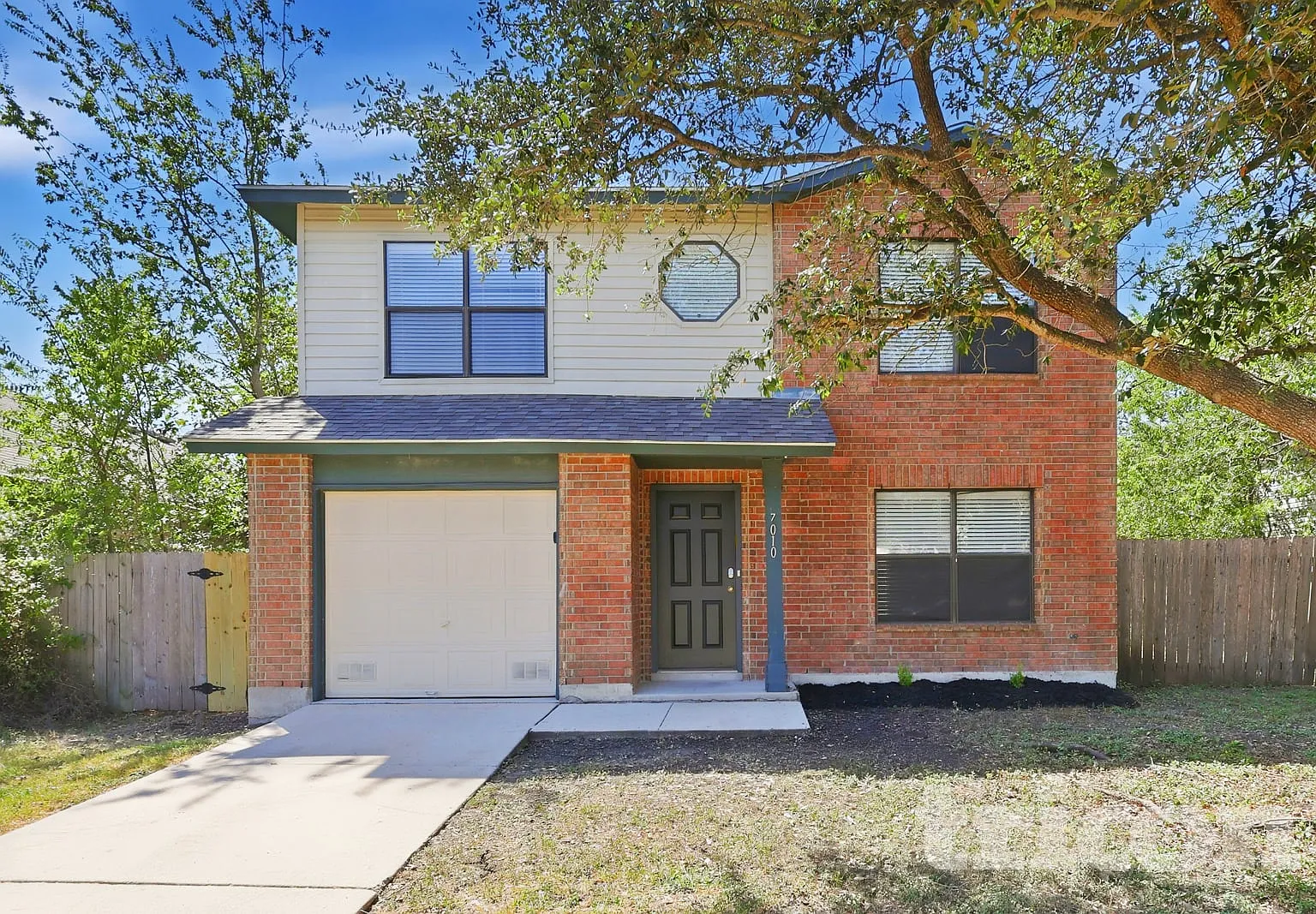 7010 Flint View San Antonio TX — Photo 1