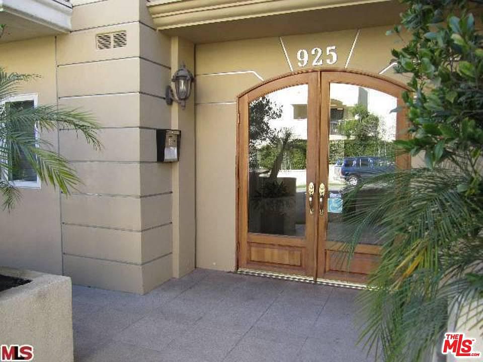 1st image of 925 S Westgate Ave APT 202