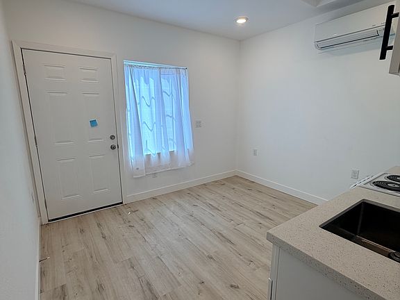 3rd image of 13637 Washington Ave