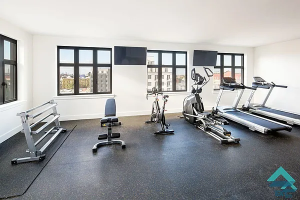 Rented by EXR | media 64