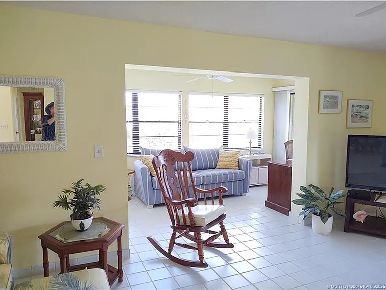 SE Sea Island Way — Photo 20