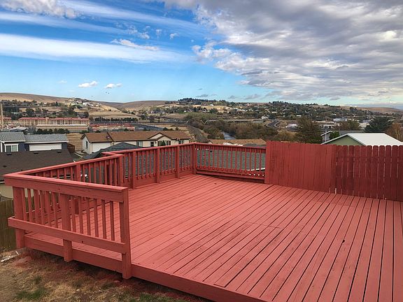 2nd image of 3023 SW Overlook St