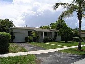 1st image of 15841 NE 14th Ct