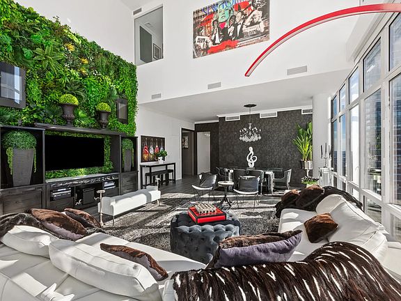 4th image of 207 56th St #3435B