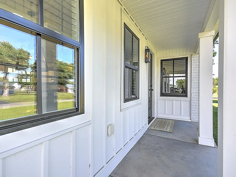 403 Silver Lake Rd — Photo 9