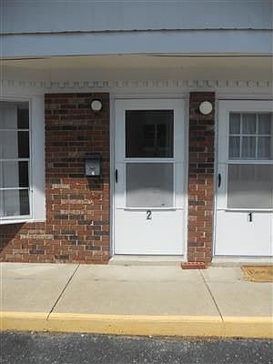 4th image of 404 S Poplar St APT 2