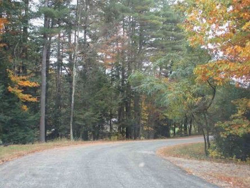 Exterior Neighborhood (street photo)