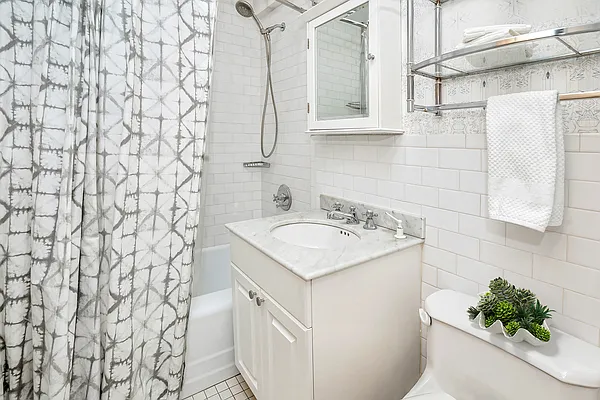Sold by Compass | media 8