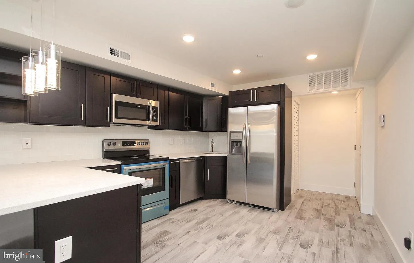 2 bed, 1.0 bath, 1200 sqft, $1,895 — Photo 1
