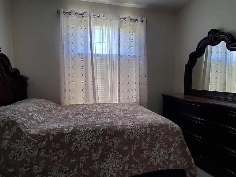 2323 Pan American Blvd — Photo 36