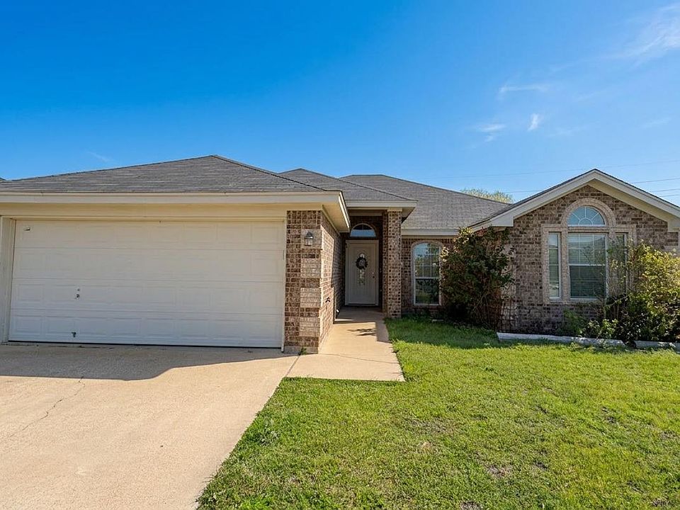 1st image of 3906 Fabianna Dr