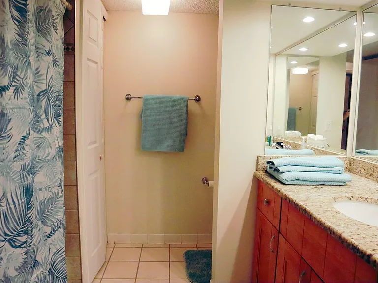851 Bayway Blvd — Photo 7