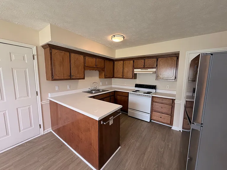 406B Hazelwood Dr — Photo 6