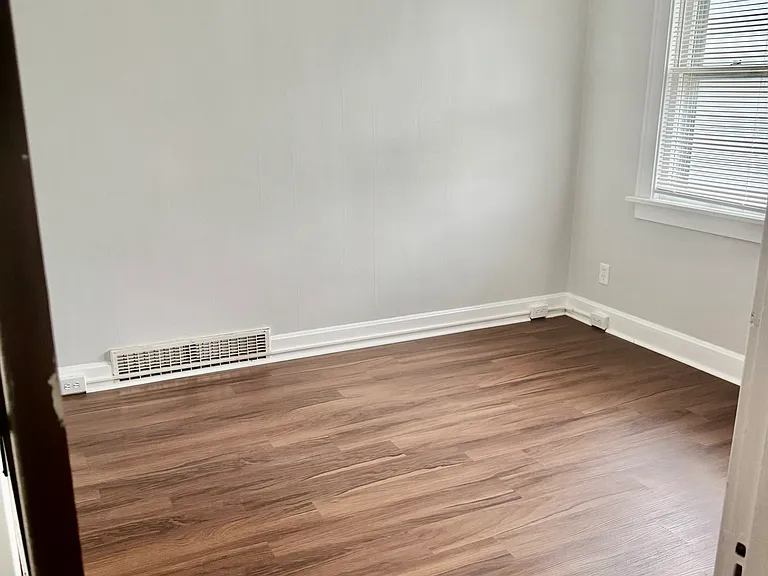 554 Woodbury Ave #2 — Photo 10