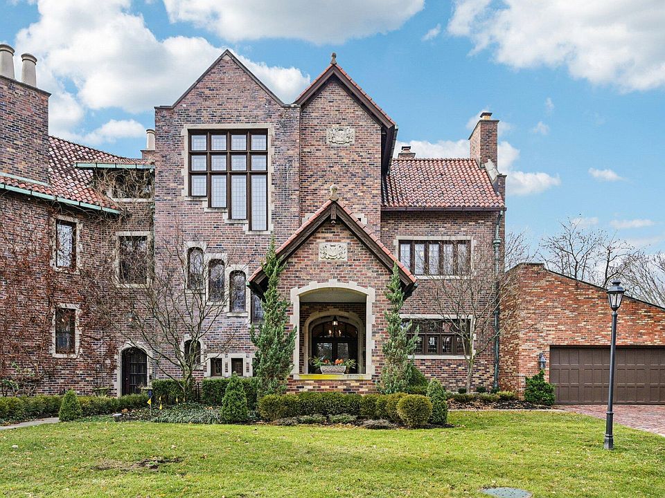 1st image of 1427 Roxbury Rd