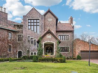 1427 Roxbury Rd, Columbus, OH 43212