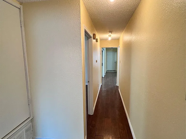 16202 Edgerly Ct — Photo 19