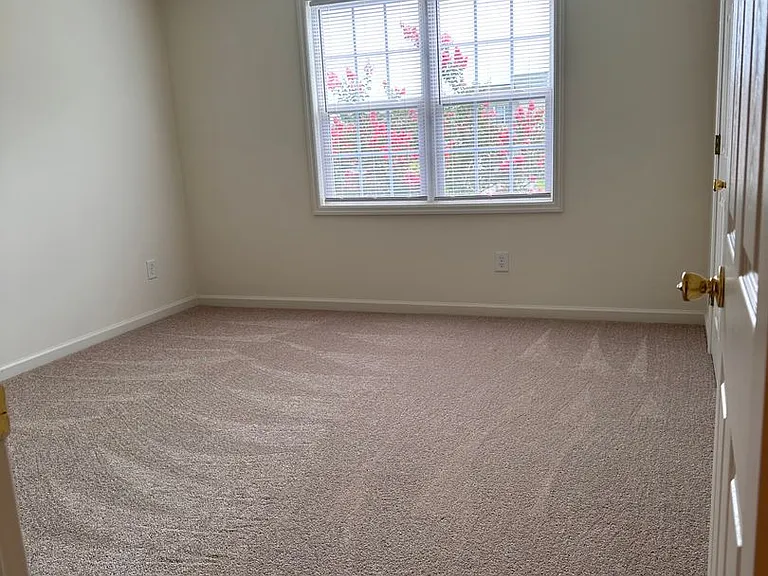 105 E Coopers Ct — Photo 15