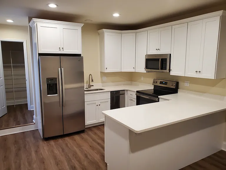 13815 Village Mill Dr — Photo 2