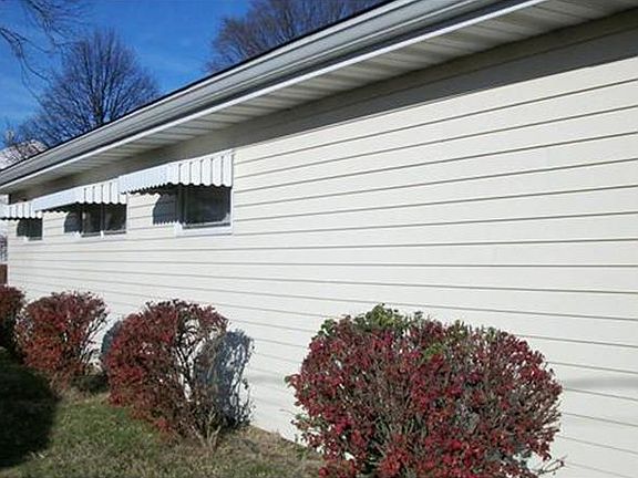 2nd image of 992 Gail Ave