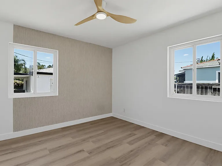 1038 Oaklawn Ave — Photo 25