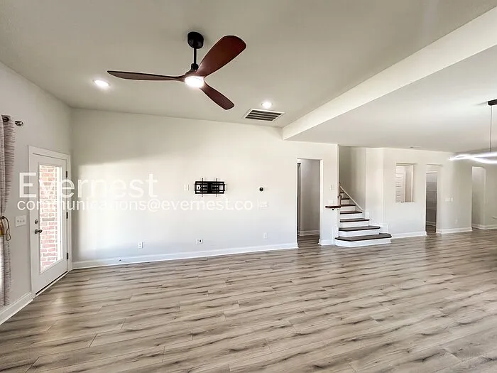 732 Prescott Ln — Photo 8