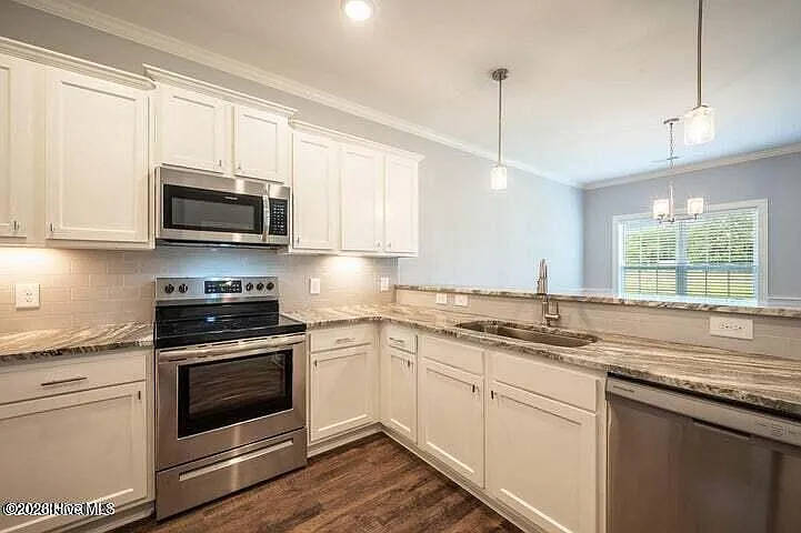 3509 Richter Way #B — Photo 7