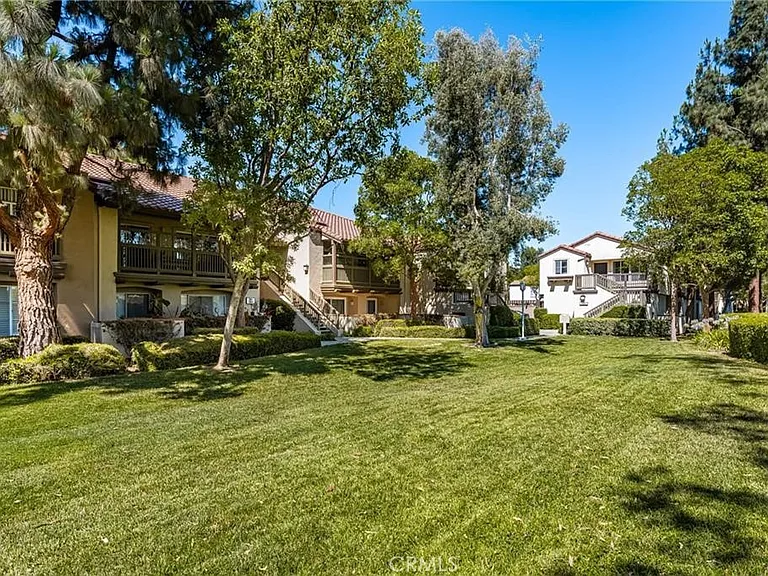 236 S Grisly Canyon Dr #M — Photo 2