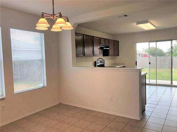 4th image of 318 Luna Vista Dr