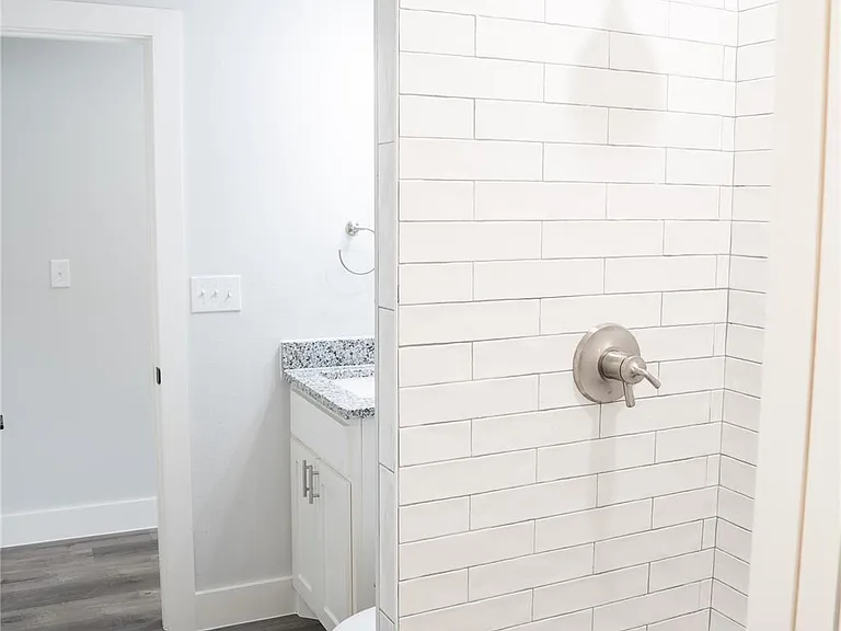 320 Henderson St #1 — Photo 12