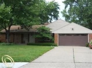 430 Barclay Rd, Grosse Pointe Farms, MI 48236