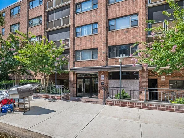 100 Clinton Avenue #2P, Mineola, NY 11501