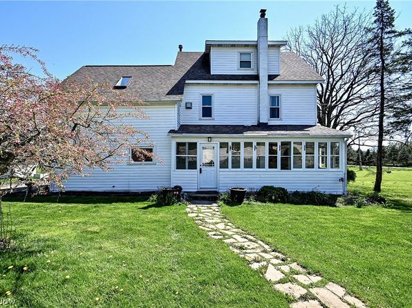 2085 Lake Center St NW, Uniontown, OH 44685