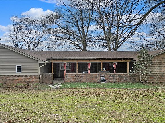 4th image of 95 Hickory Hill Rd