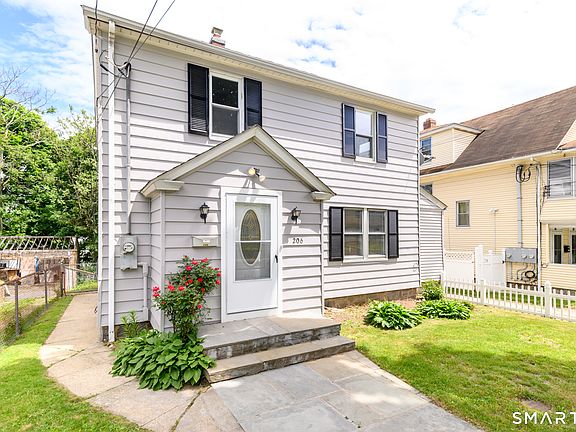 3rd image of 206 Ridgefield Avenue