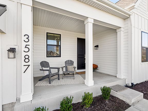 2nd image of 3587 Doral Dr
