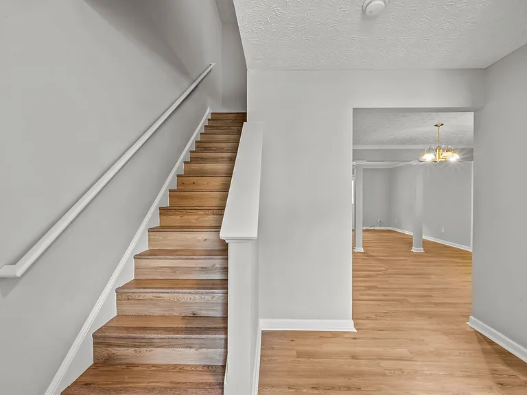 2754 Valley Green Dr — Photo 8